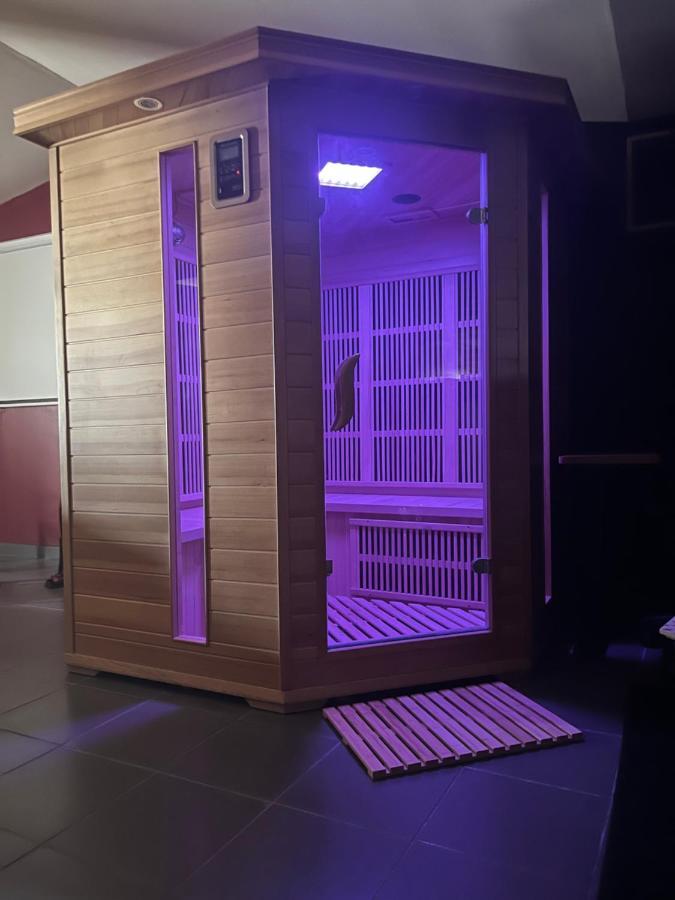 Suite Avec Sauna 36M² Niort Bagian luar foto