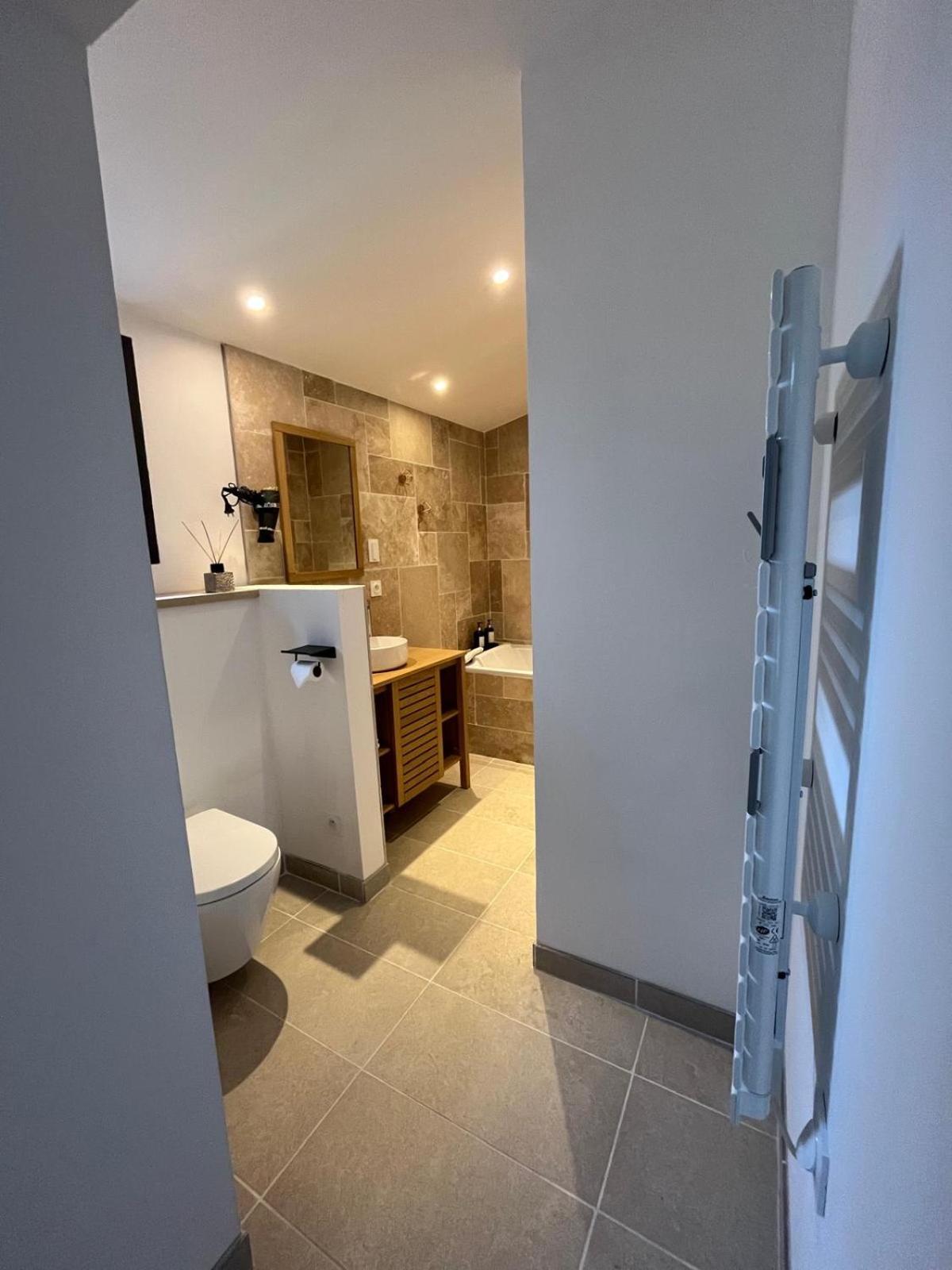 Suite Avec Sauna 36M² Niort Bagian luar foto